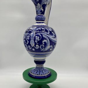 Amphora with classic decoration