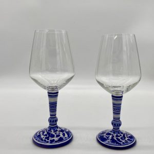 Pair of wine glasses with Italian crystal and stem with “Arabesco” decoration