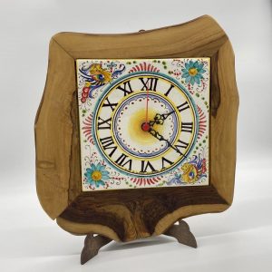 Clock with olive wood frame