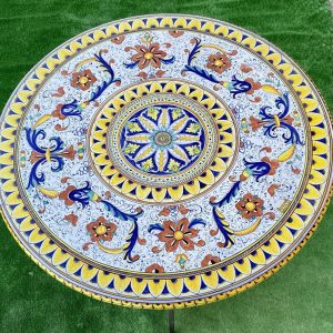 Table complete with iron base with Ricco Deruta and Vario decoration diameter 100 cm : available to order