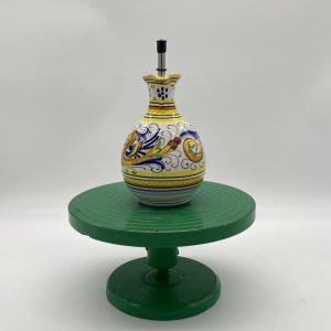 Oil / vinegar bottle with Raffaellesco decoration